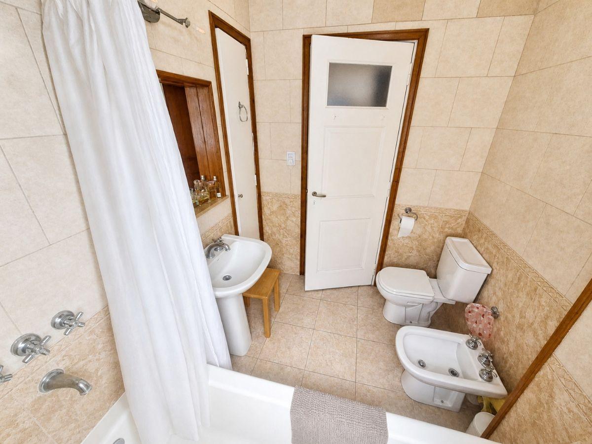 Foto de venta departamento 4 Ambientes al frente !! Impecable!!, imagen 5