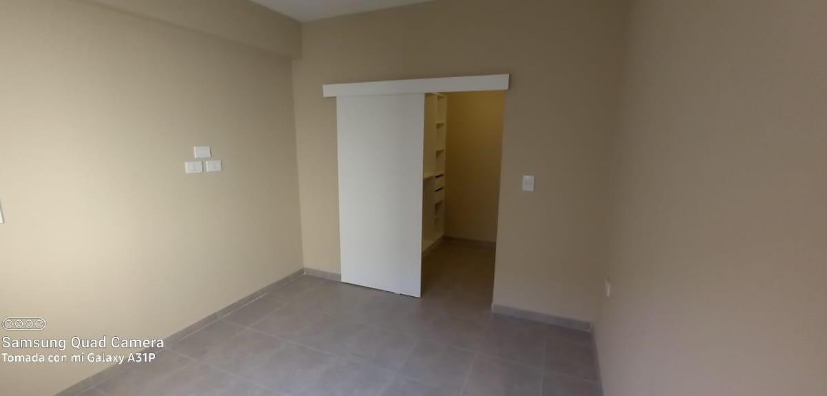 Departamento a Estenar Dos Dorm. con Cochera 4