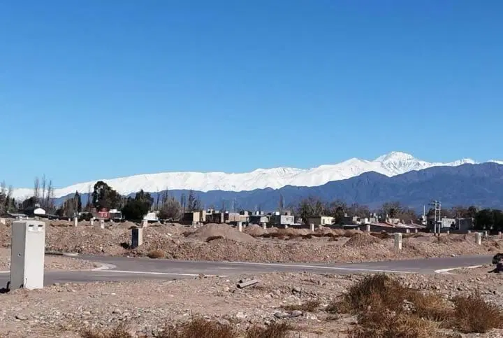 EXCELENTE LOTE EN BARRIO PRIVADO "LAR DE MALABIA" 7