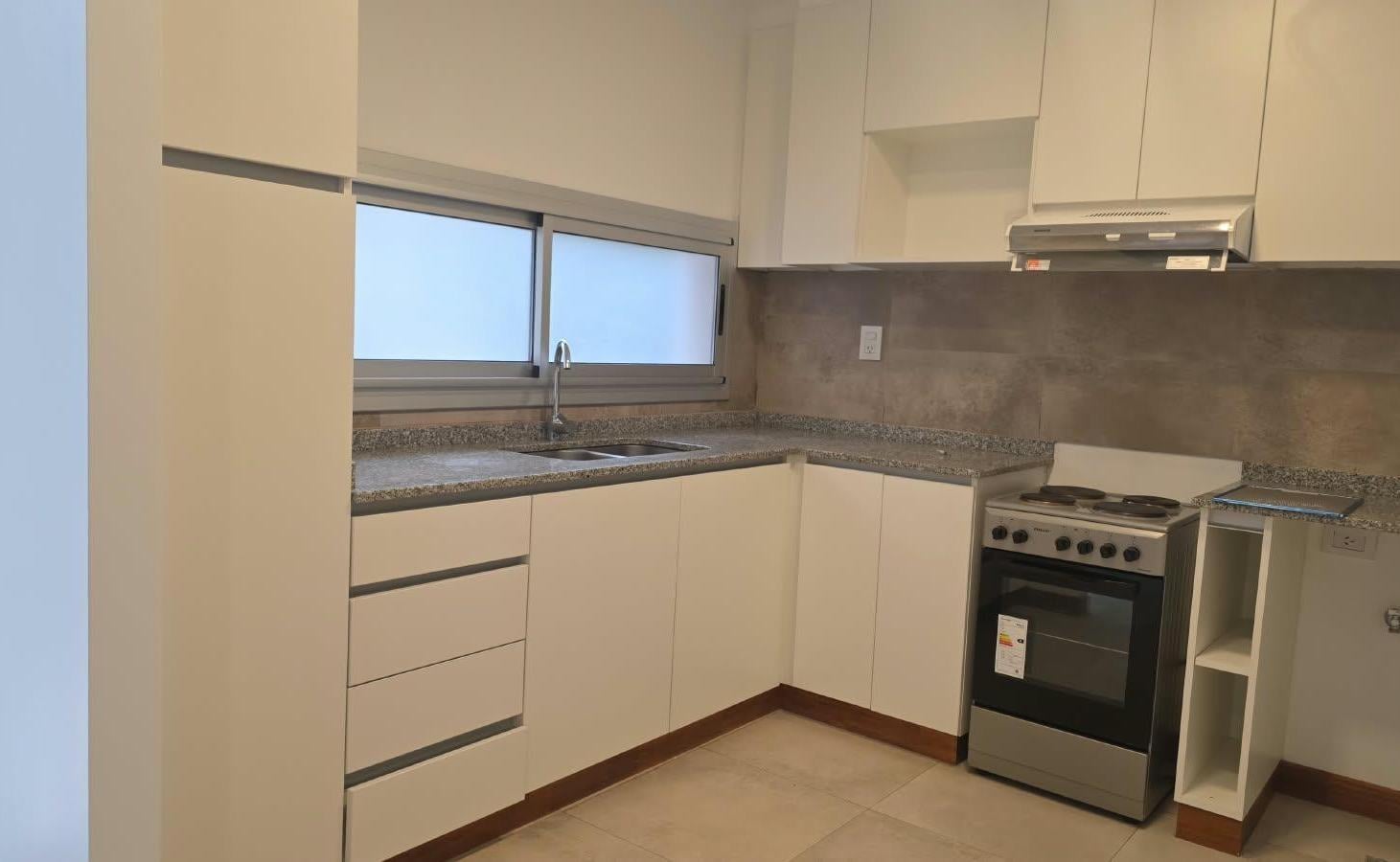 Foto de EXCELENTE DEPARTAMENTO 2 DORMITORIOS PLANTA BAJA BARRIO PRIVADO, imagen 3
