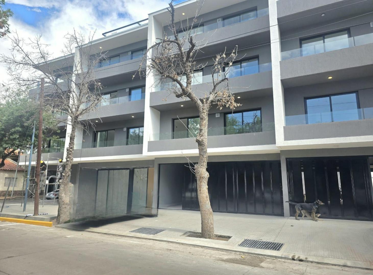 Foto de LLOCAL COMERCIAL ESQUINA A ESTRENAR COMPLEJO DE CATEGORIA, imagen 1