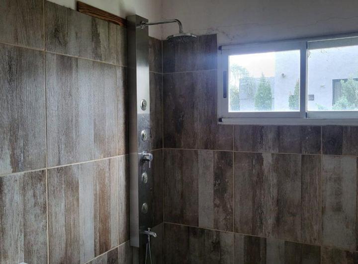 VENTA AMPLIA CASA BARRIO MORRO DE FUNES!! PERMUTAS 5