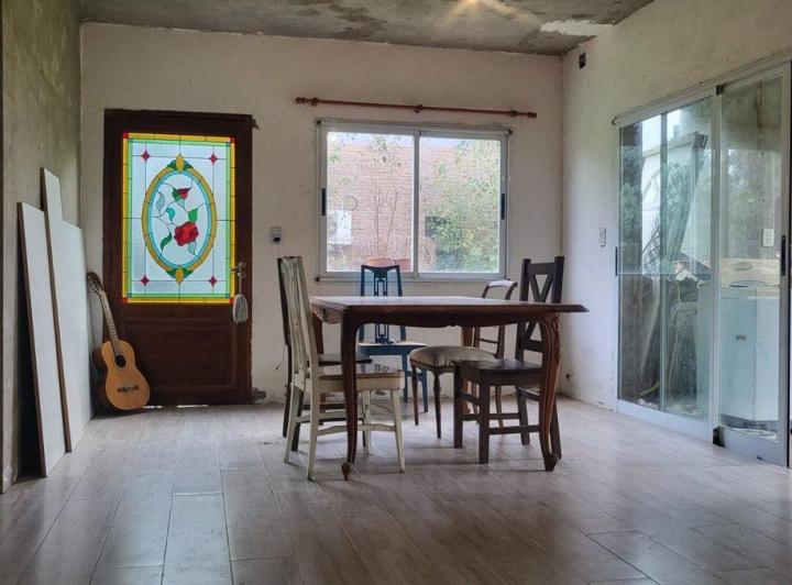 VENTA AMPLIA CASA BARRIO MORRO DE FUNES!! PERMUTAS 3