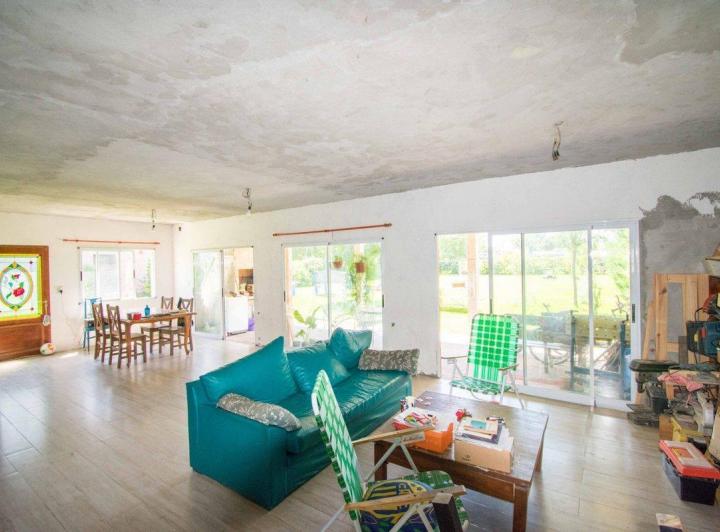 VENTA AMPLIA CASA BARRIO MORRO DE FUNES!! PERMUTAS 2