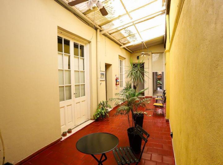 Casa en venta con local comercial y 8 oficinas 4