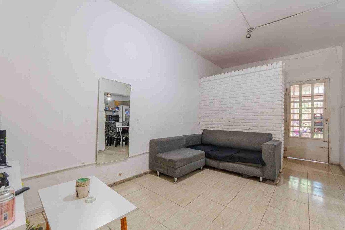 Casa con 2 dormitorios + monoambiente independient