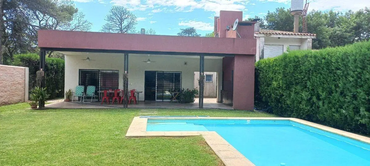 CASA EN VENTA 2 DORMITORIOS - PUEBLO ESTHER 3