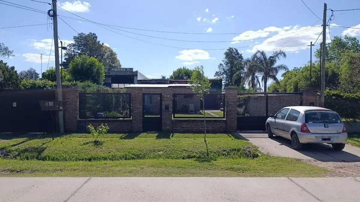 VENTA | CASA 3 DORM + GALPÓN / DEPÓSITO ROLDAN 5