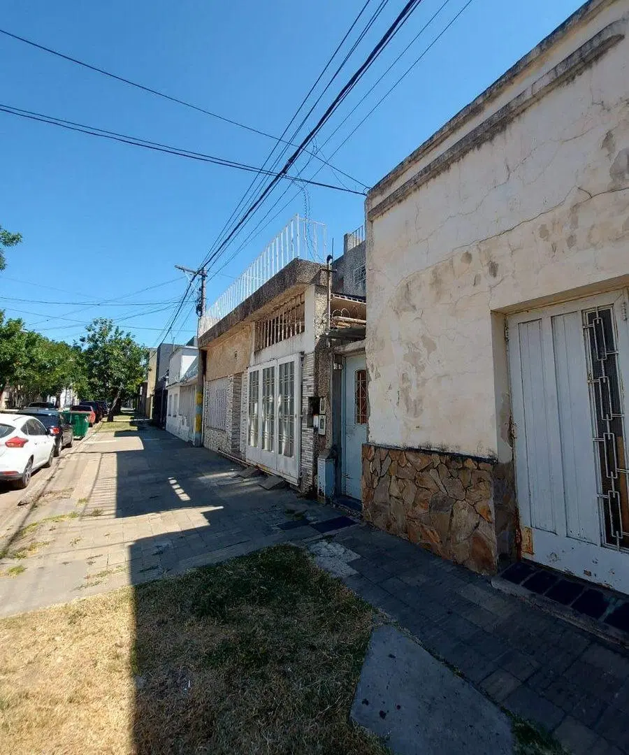 Pasillo 2 dormitorios Arroyito con patio+terraza 4