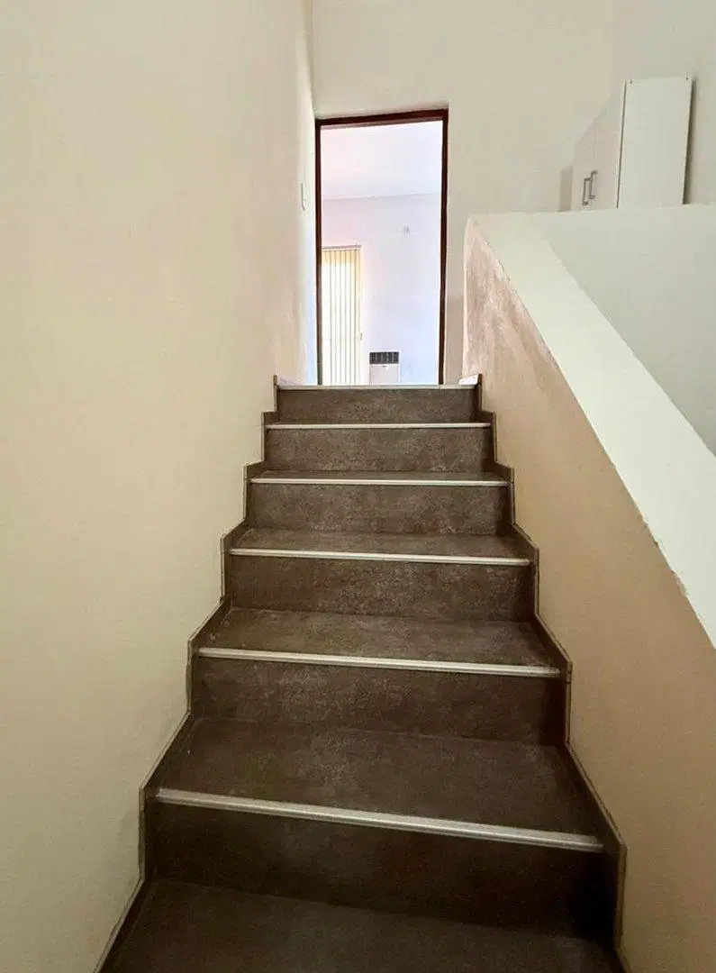 VENTA CASA UN DORMITORIO + 8 COCHERAS 3