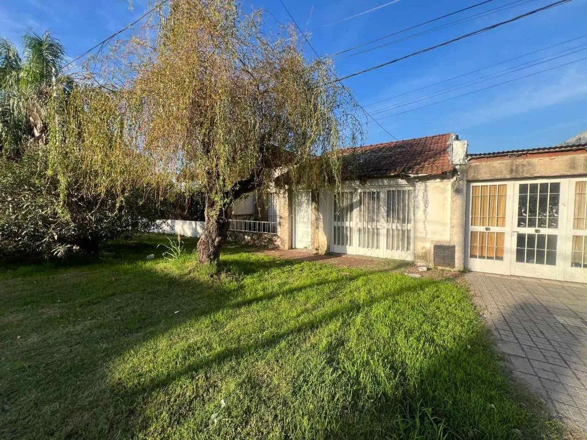 CASA DOS DORMITORIOS EN VENTA Fisherton 4