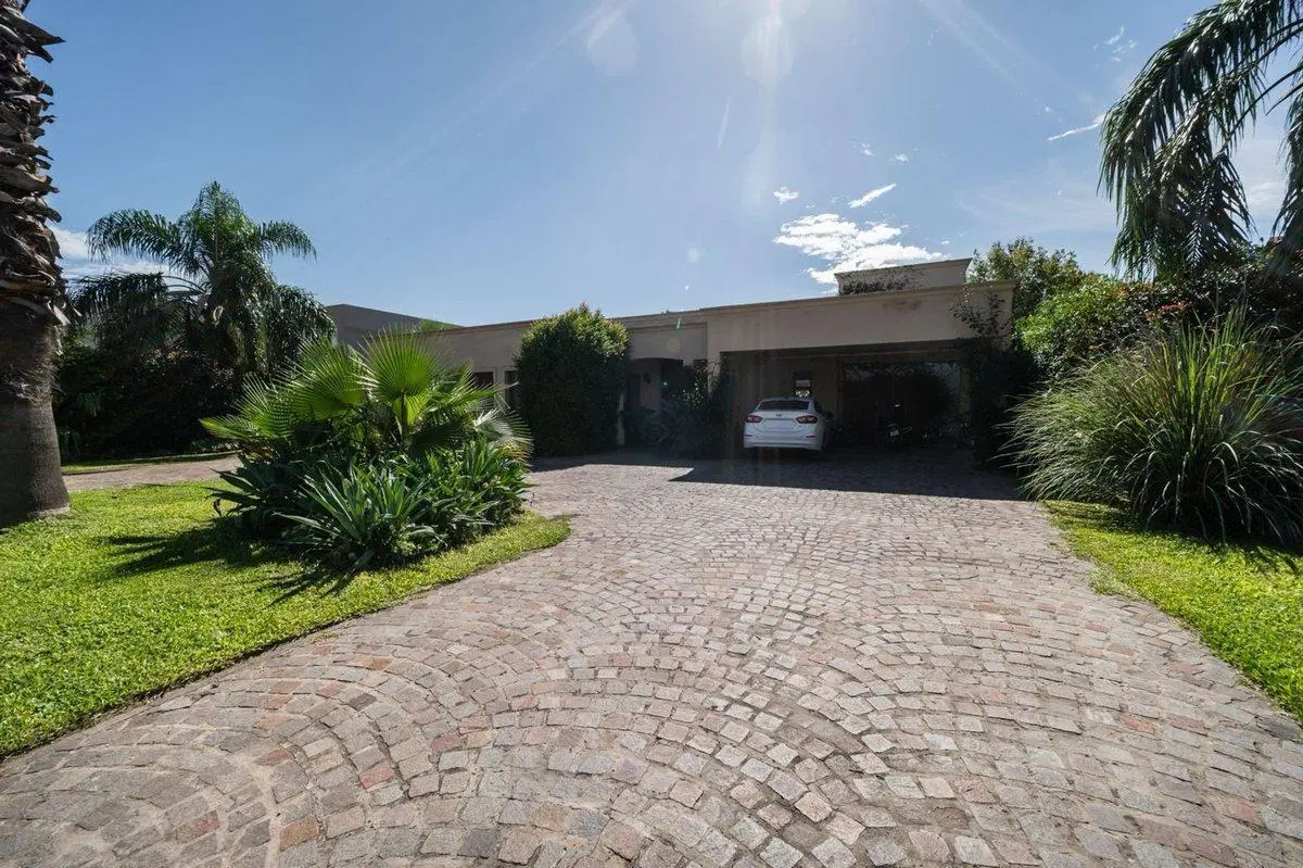 CASA 4 DORM. EN VENTA - SAN MARINO FUNES HILLS 2