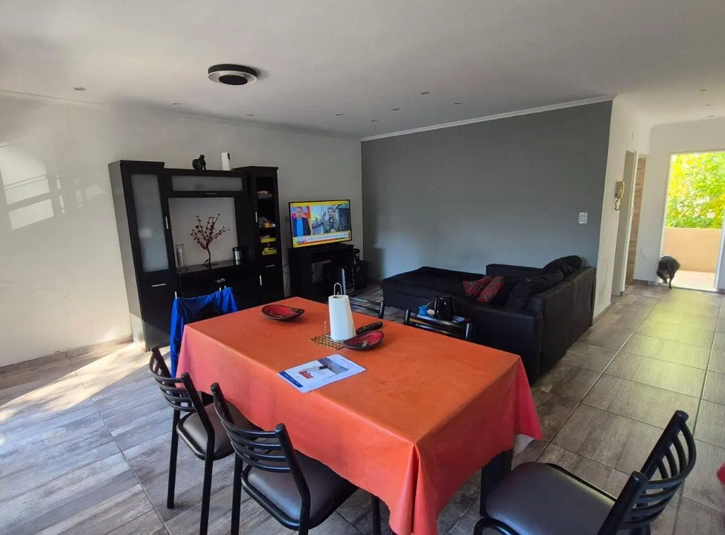 CASA EN VENTA 2 DORMITORIOS PLANTA ALTA 4