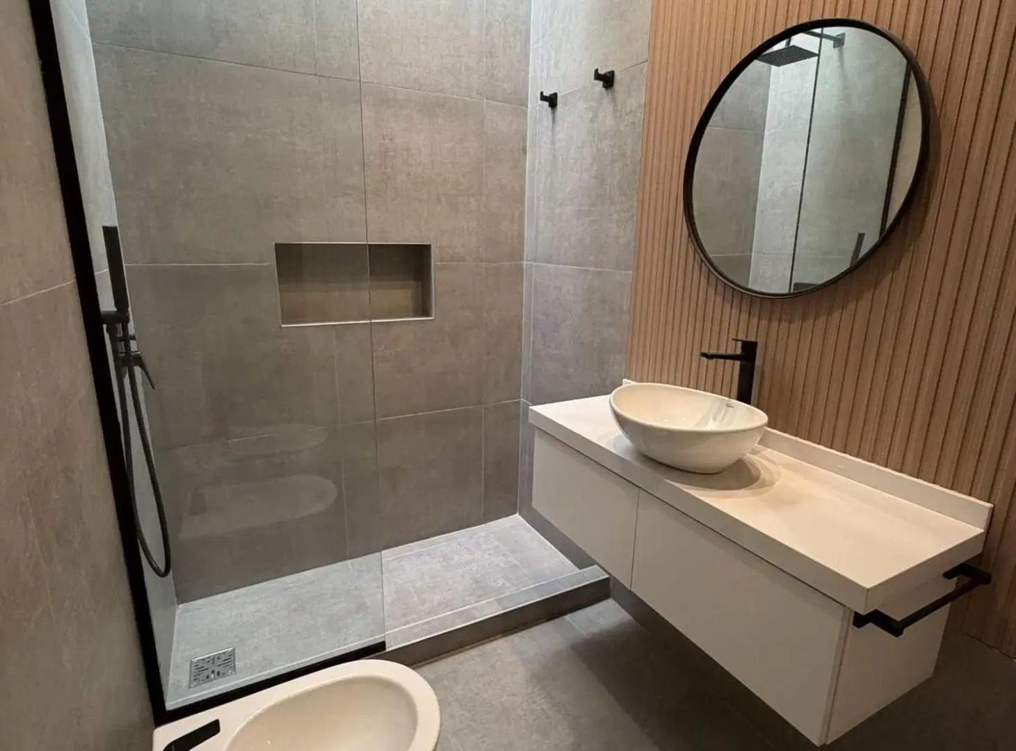 CASA DE PASILLO EN VENTA 2 DORMITORIOS 5