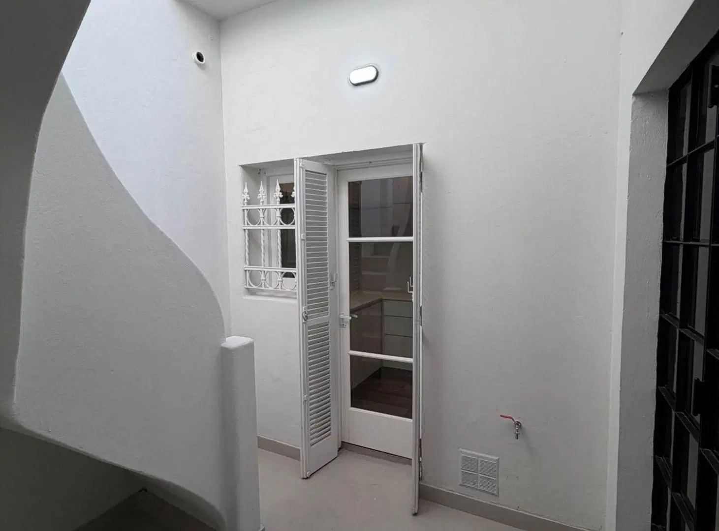 CASA DE PASILLO EN VENTA 2 DORMITORIOS 4