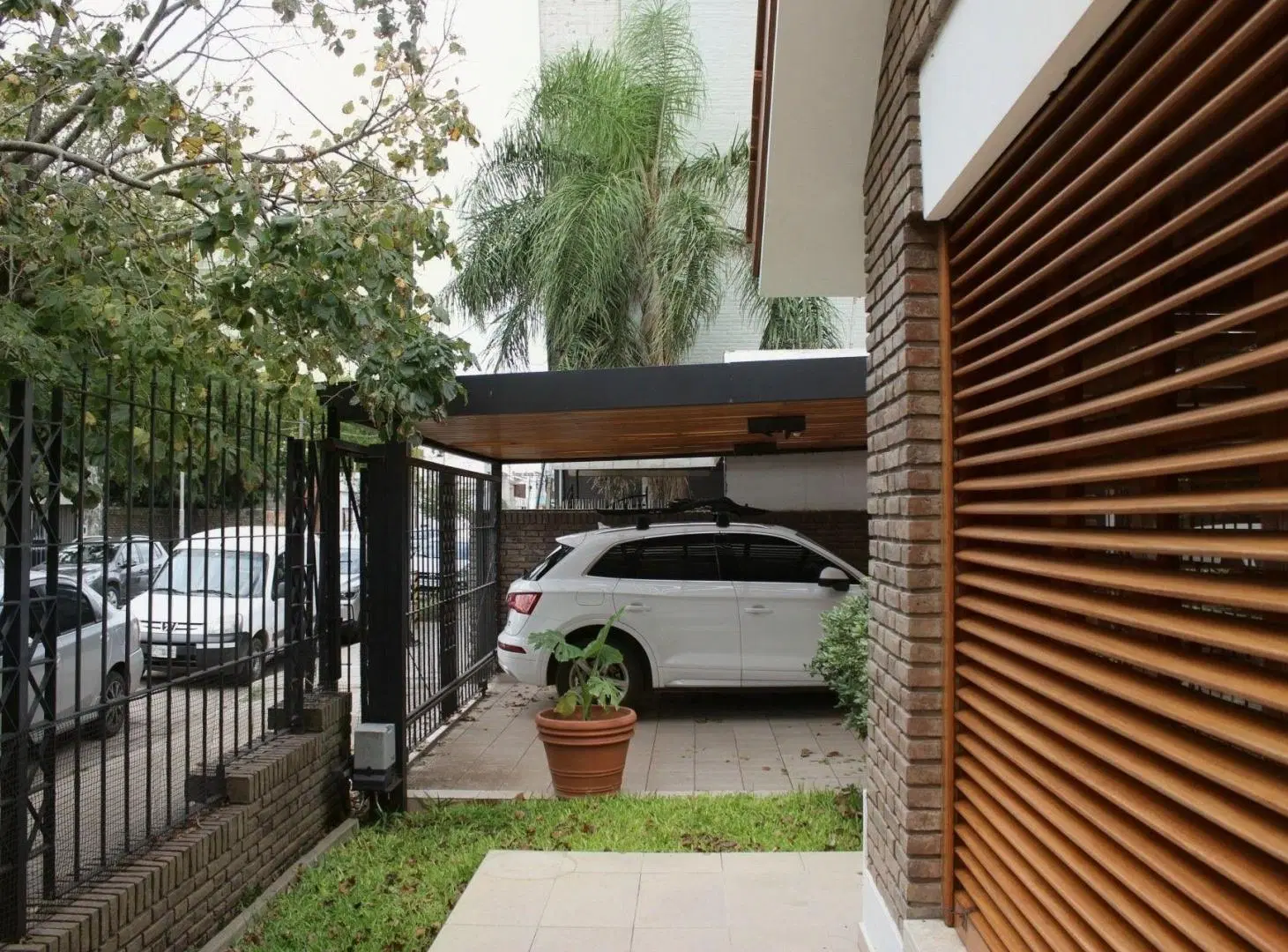 CASA EN VENTA 3 DORMI SAN LORENZO + PATIO Y PILETA 3