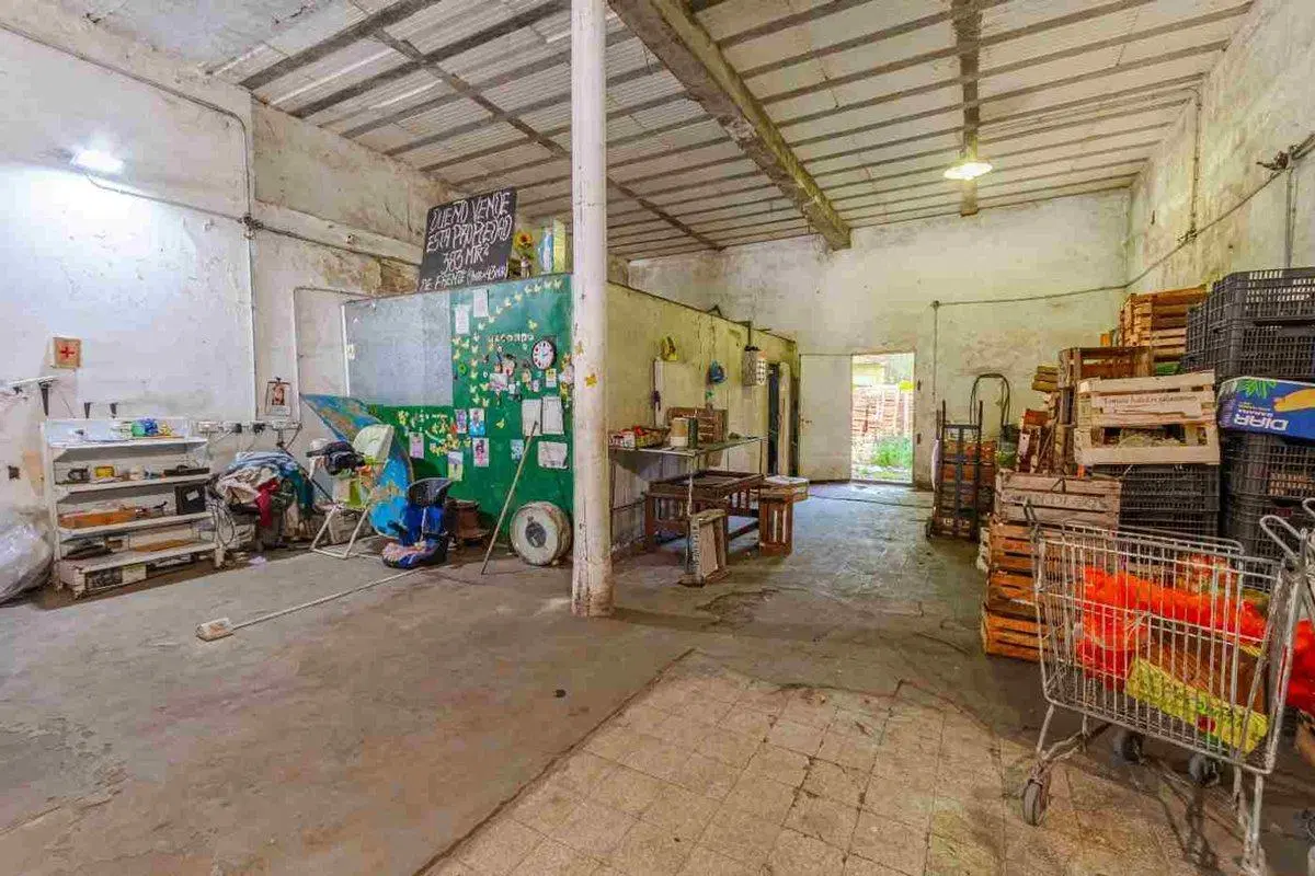 VENTA DE PROPIEDAD COMERCIAL A REFACCIONAR. 3