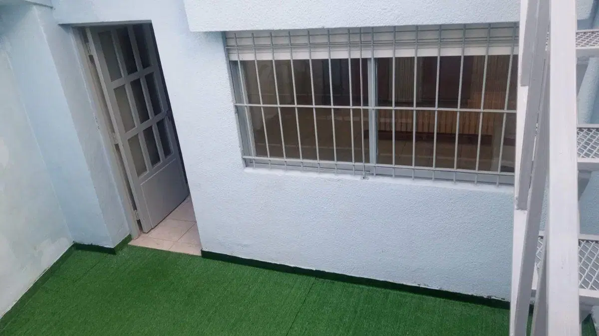 VENTA DE MONOAMBIENTE  EN BARRIO CINCO ESQUINAS 3