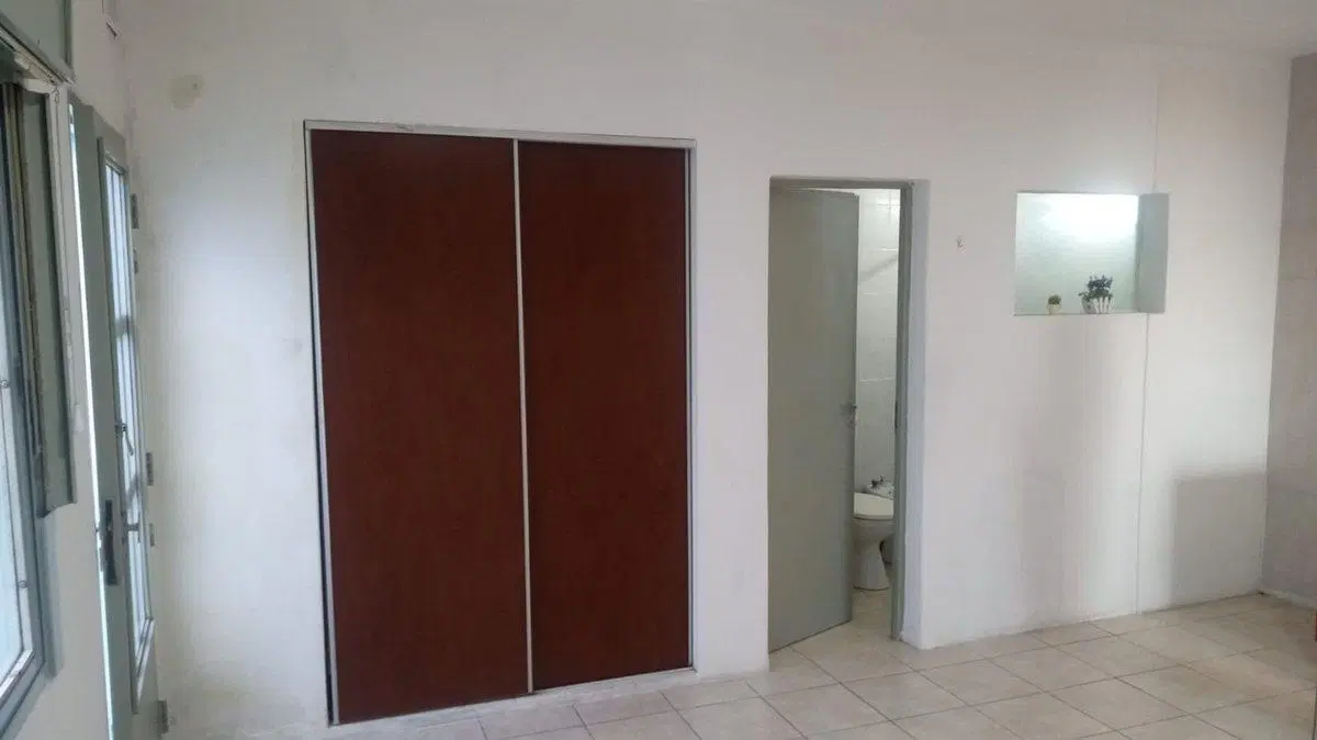 VENTA DE MONOAMBIENTE  EN BARRIO CINCO ESQUINAS 8