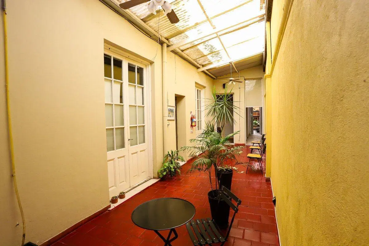 Casa en venta con local comercial y 8 oficinas 5