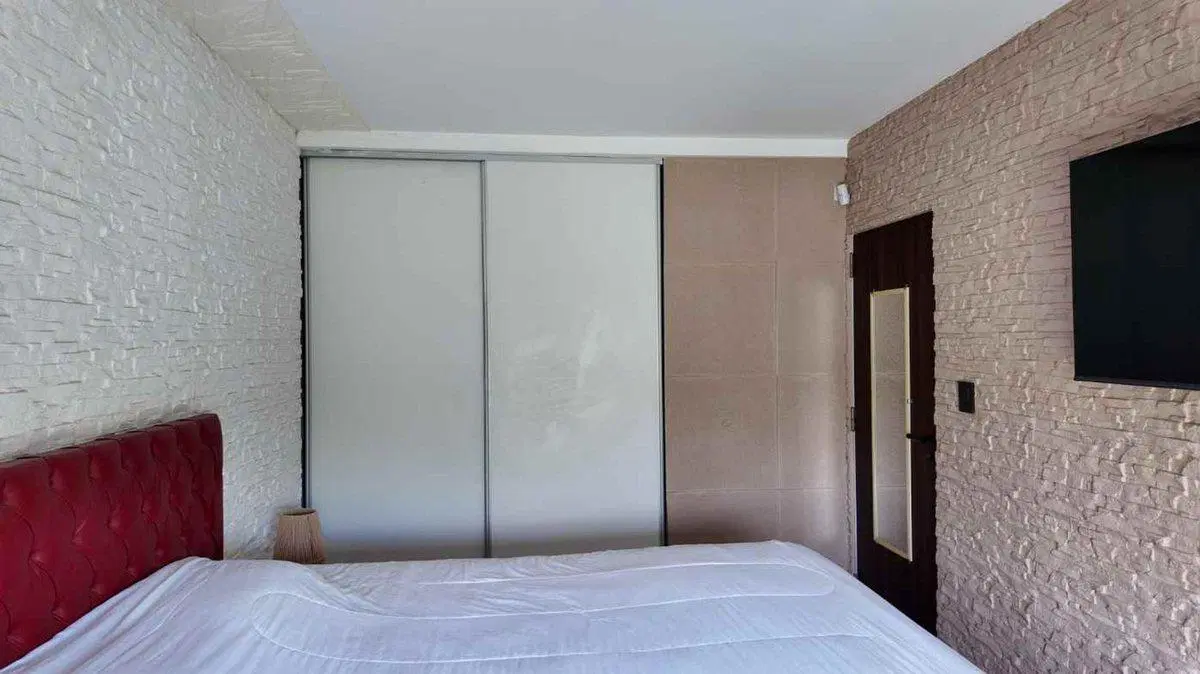 CASA EN VENTA 2 DORMITORIOS-BRISANOVA - P. ESTHER 2