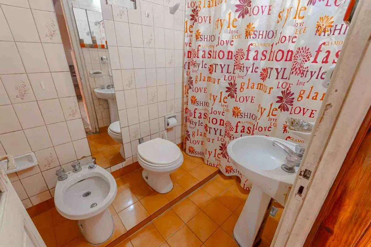 CASA, TERRENO + LOCAL EN VENTA en CAPITAN BERMUDEZ 3