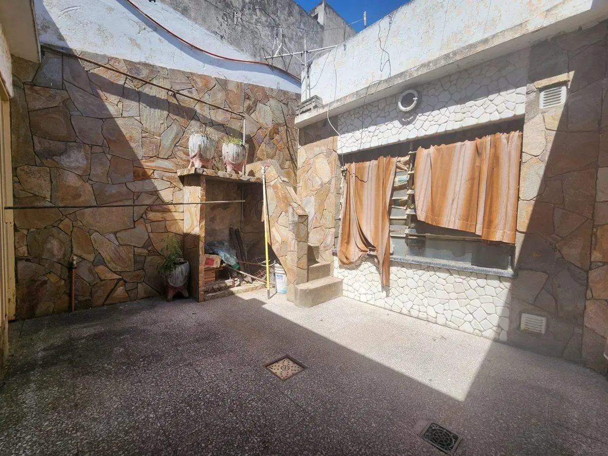 Casa pasillo con patio. Venta. Barrio Belgrano. 4