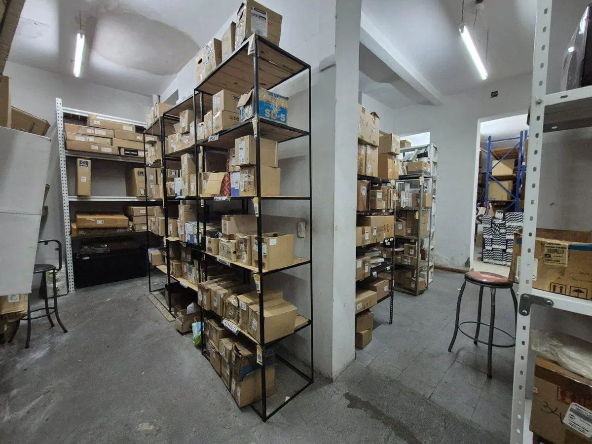 Alquiler Local Comercial y Deposito 4