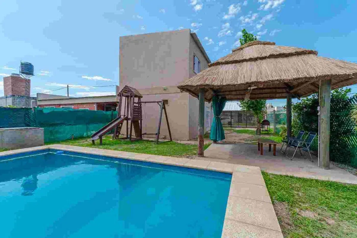 Venta casa 2 dormitorios con pileta La Pedrera 3