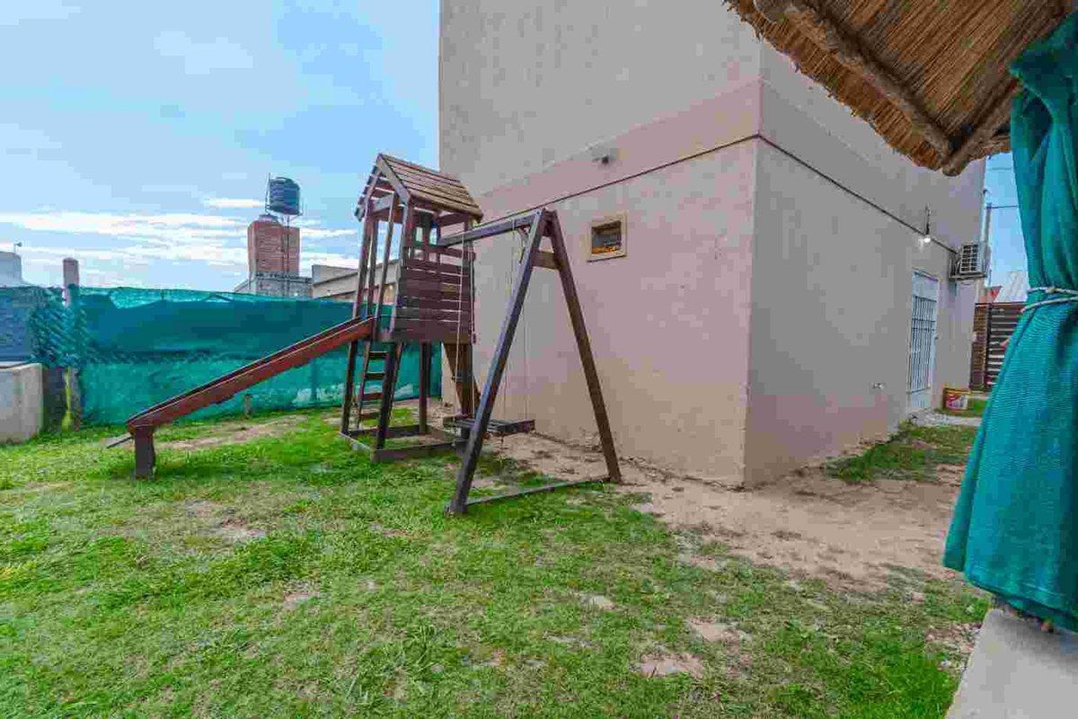Foto de Venta casa 2 dormitorios con pileta La Pedrera, imagen 2