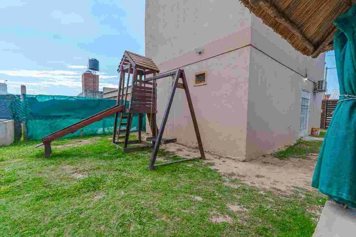 Venta casa 2 dormitorios con pileta La Pedrera 2