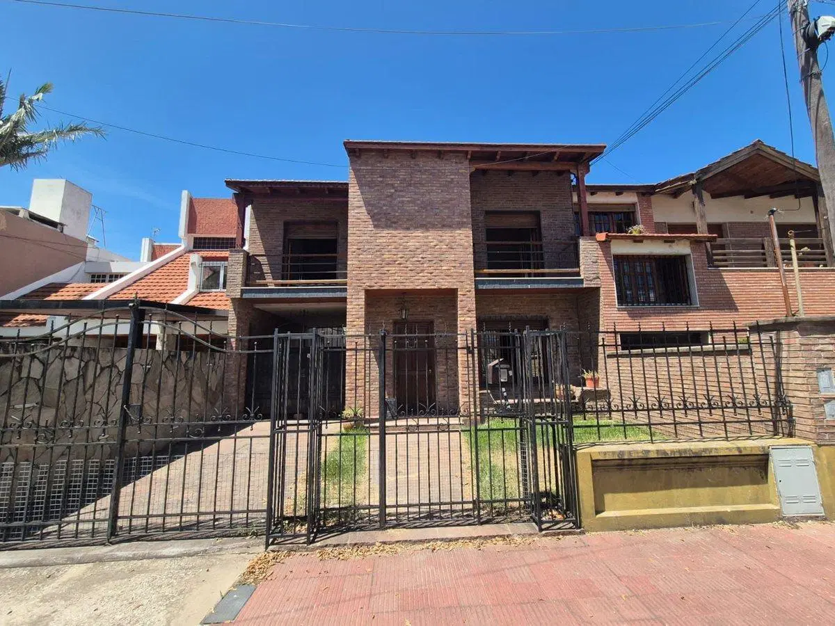 Venta Casa 5 Dormitorios Zona Norte Rosario 4