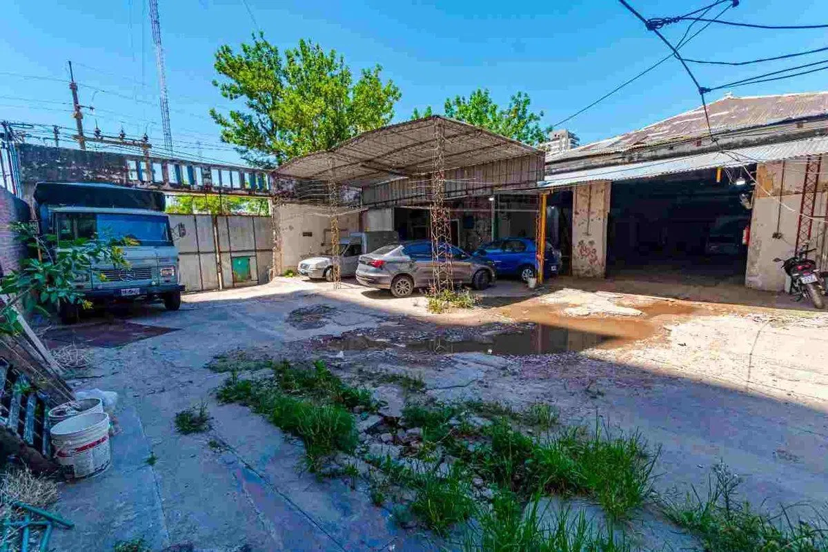 Venta Galpón 1453 mt2 excelente ubicación 3