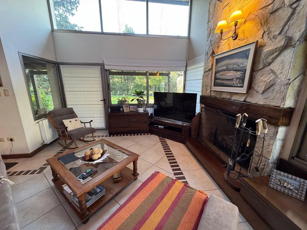 VENTA CASA 4 DORMITORIOS BARRIO CERRADO EL CIELO 4