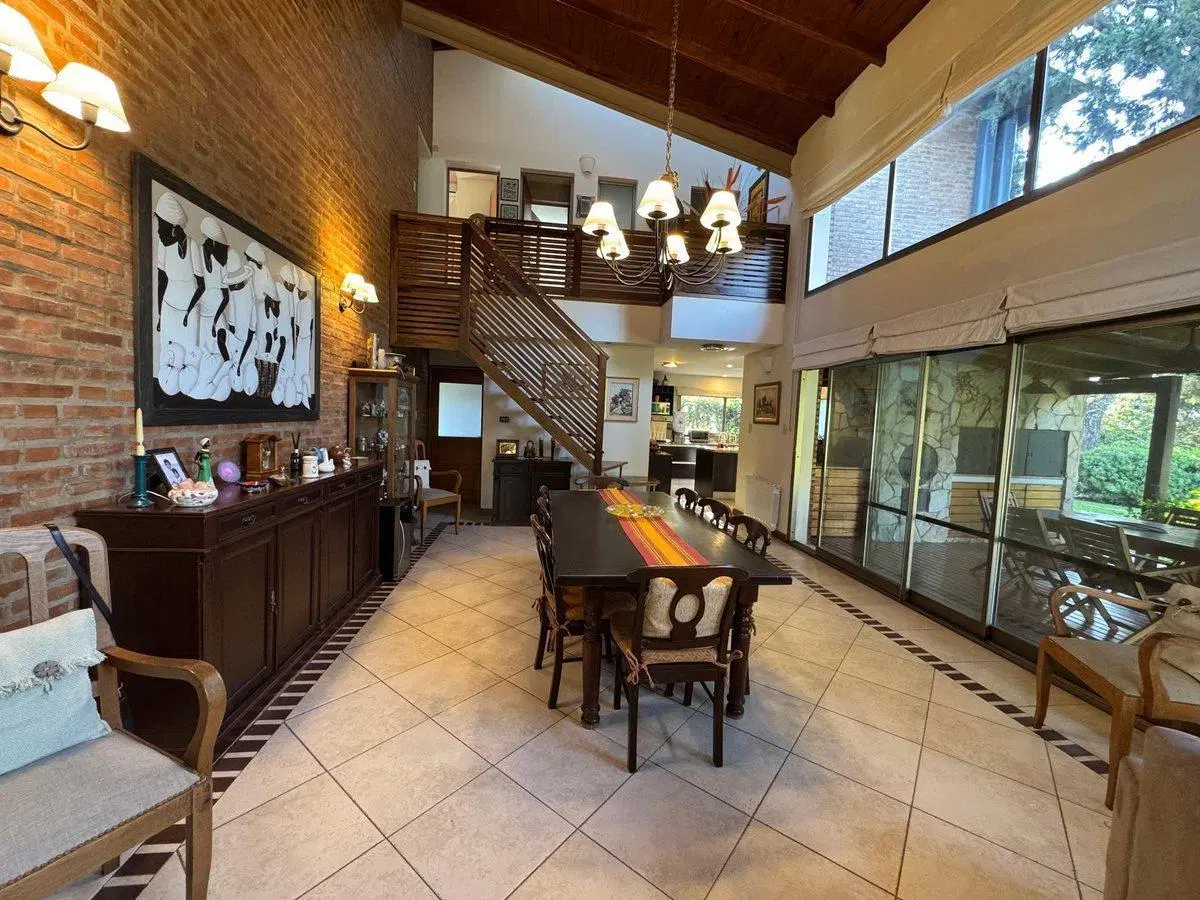 VENTA CASA 4 DORMITORIOS BARRIO CERRADO EL CIELO 2