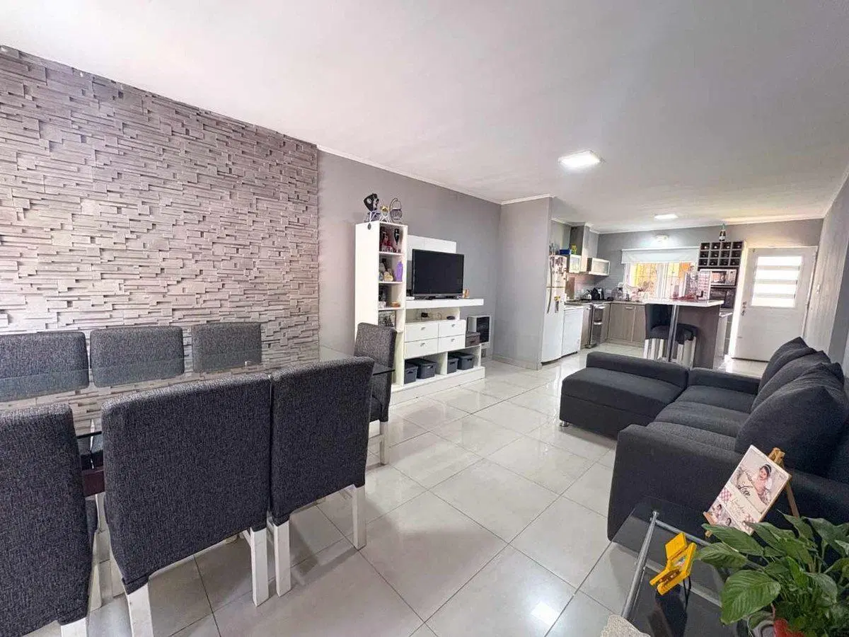 VENTA CASA 3 DORMITORIOS CON PILETA - FISHERTON 2