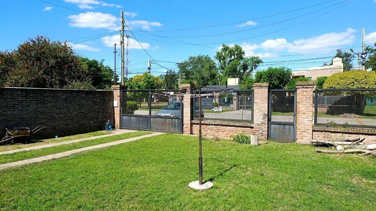 VENTA | CASA 3 DORM + GALPÓN / DEPÓSITO ROLDAN