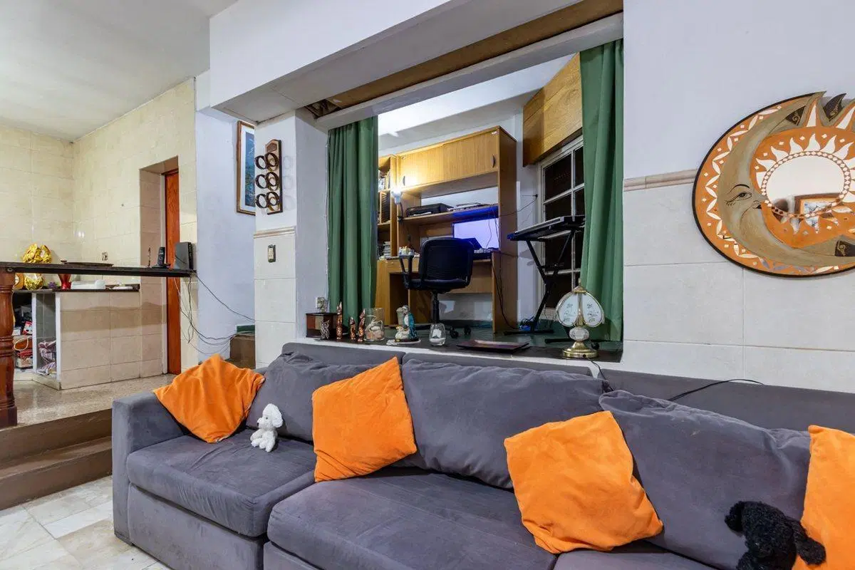 CASA DE DOS DORMITORIOS EN BARRIO URQUIZA 3