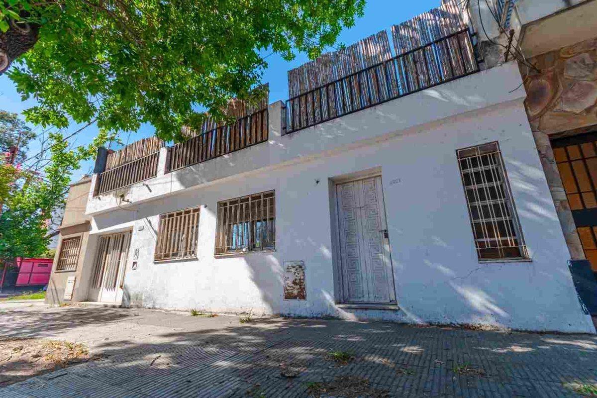 VENTA - CASA 3 DORMITORIOS - ECHESORTU