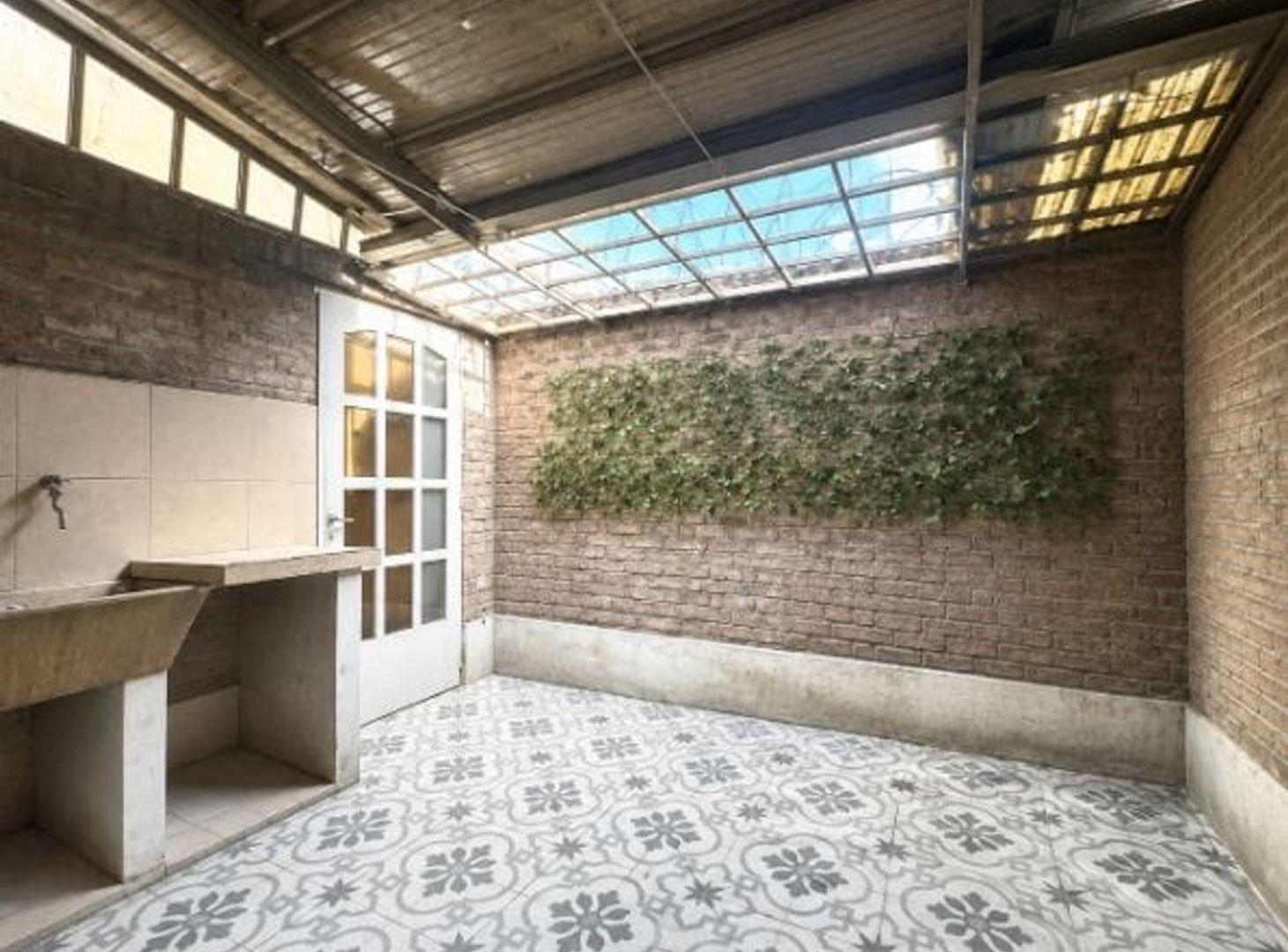 VENTA DE CASA Y DEPTO DE 2 DORMITORIOS EN BELGRANO