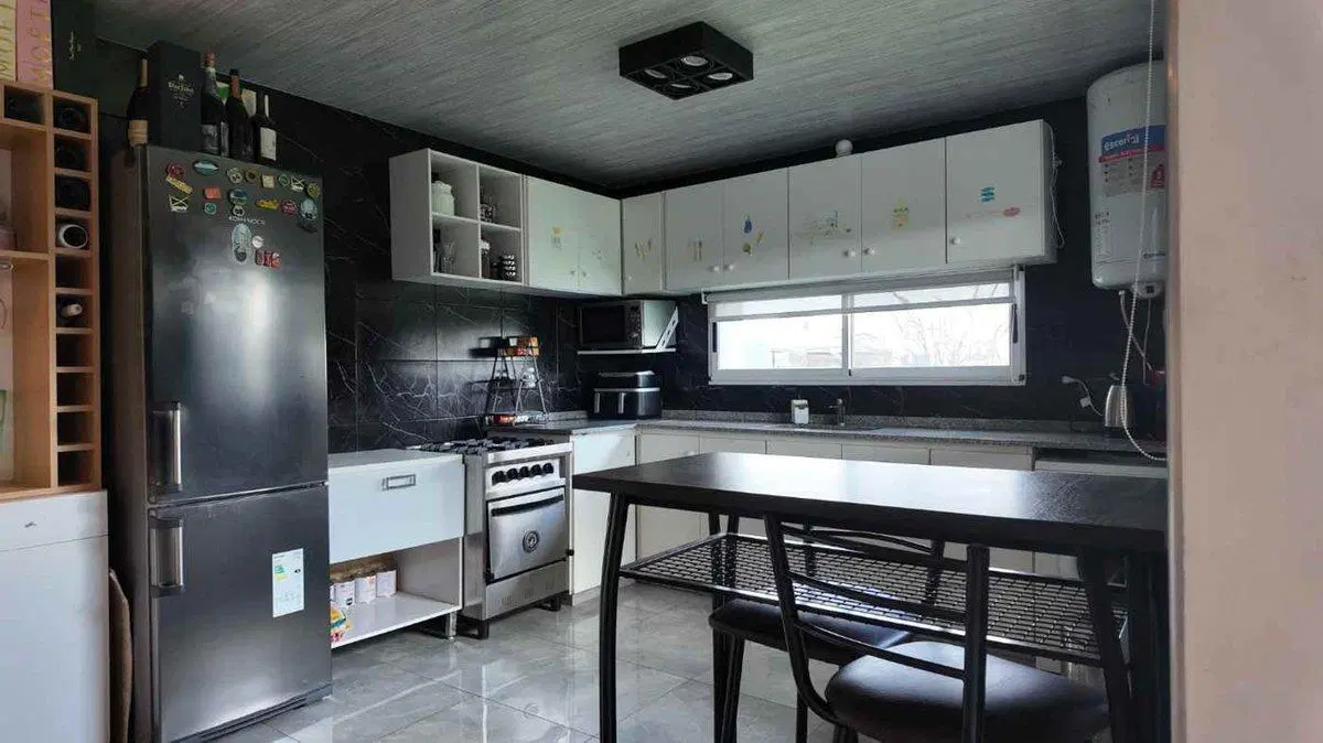 CASA 2 DORMITORIOS  -  MÁS LOTE 300M2 BRISANOVA 5