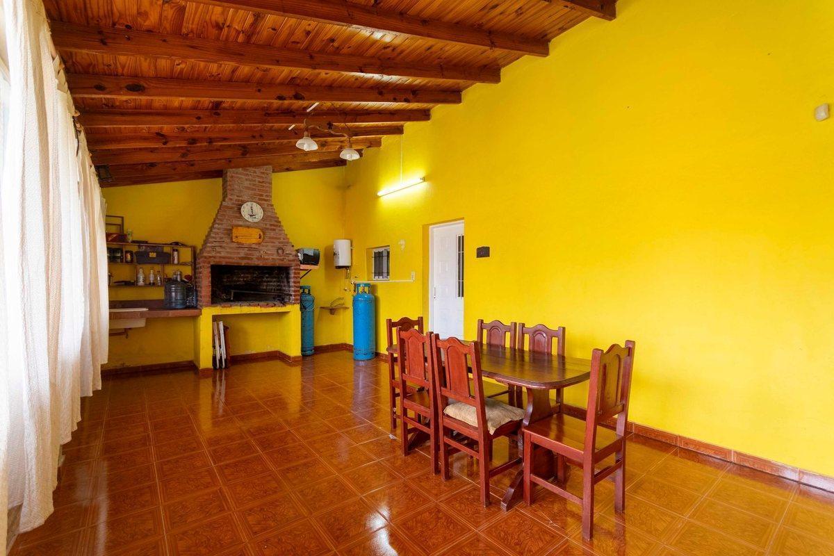 VENTA CASA 1 DORM ROLDÁN VILLA FLORES ACEPTA PERM.