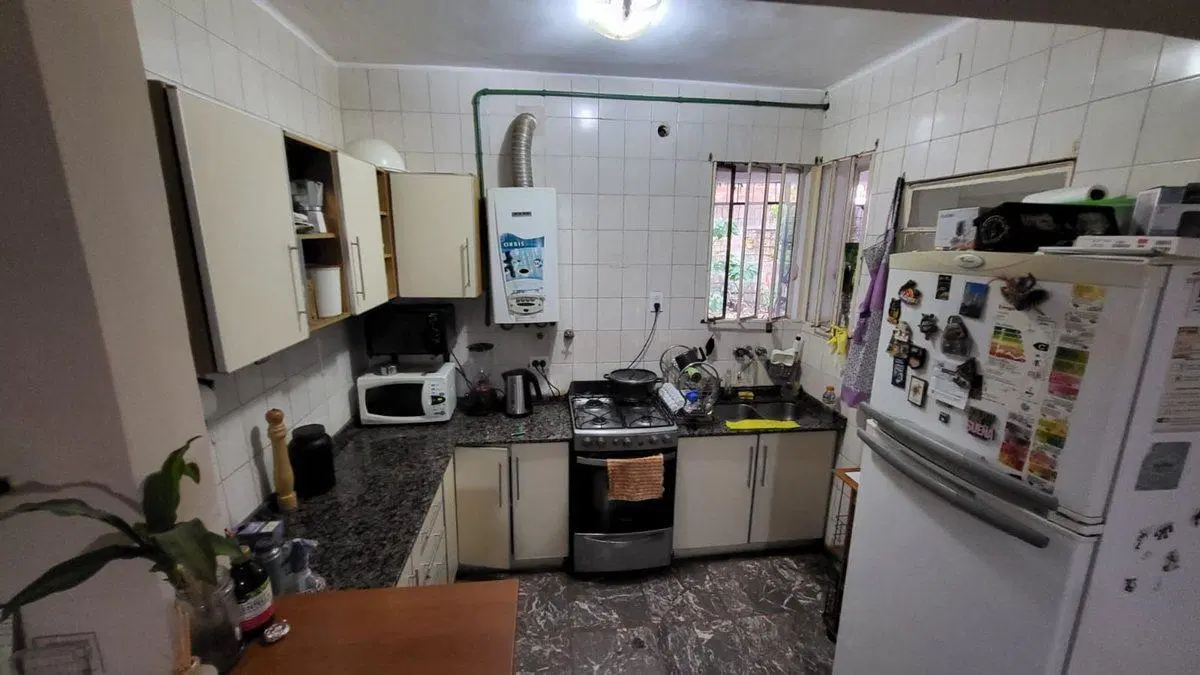VENTA CASA AL FRENTE ZONA SUR  MUY BUENA UBICACION 5