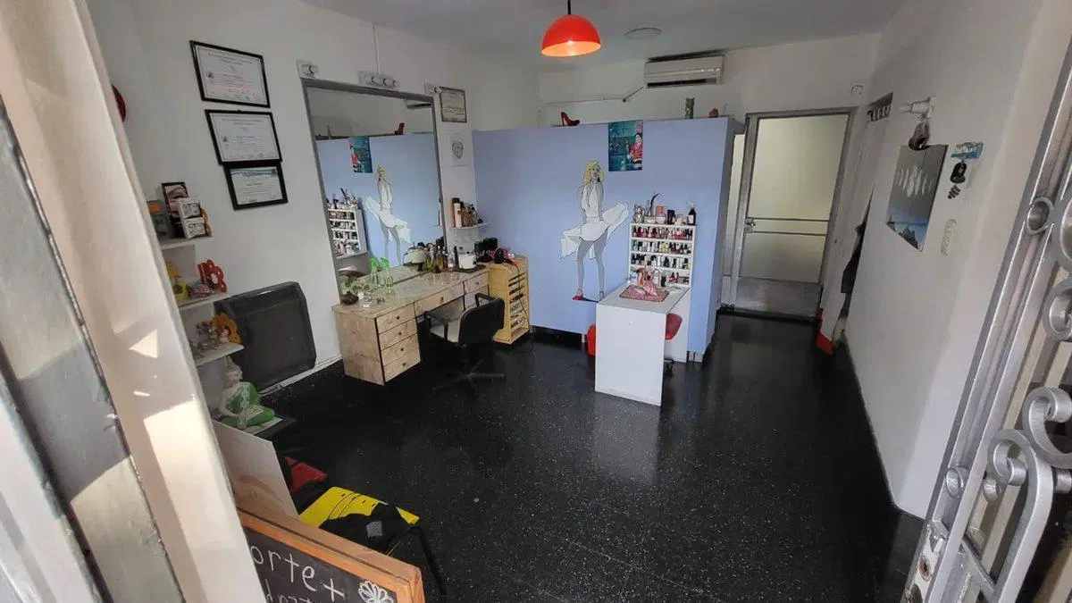 VENTA CASA AL FRENTE ZONA SUR  MUY BUENA UBICACION 3