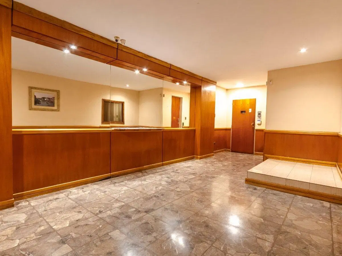 Piso 3 dorm. c/cochera y balcón 4