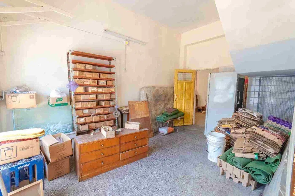 CASA EN VENTA CON 2 LOCALES EN PB + TERRAZA 2