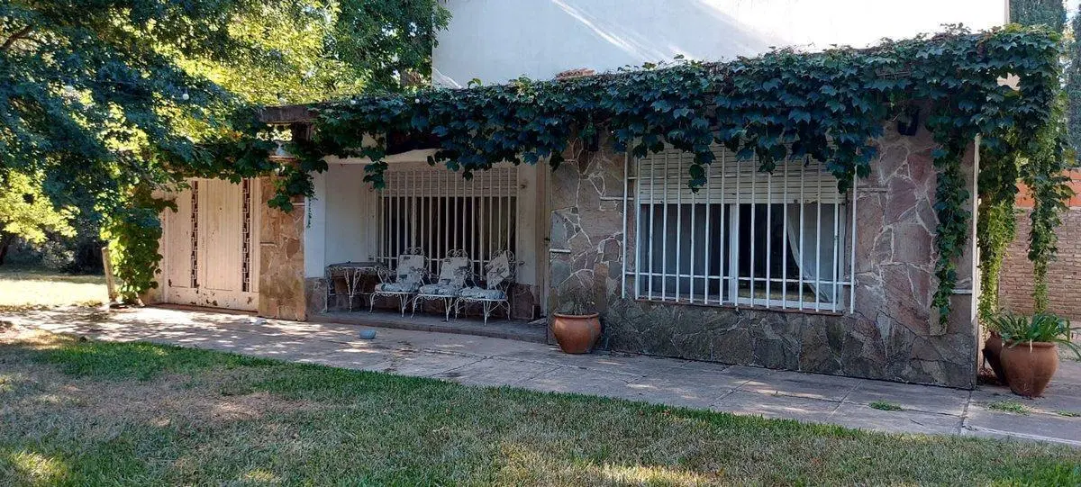 CASA LOTE 900M2 PILETA-BARRIO LOS INDIOS-ROLDAN 3