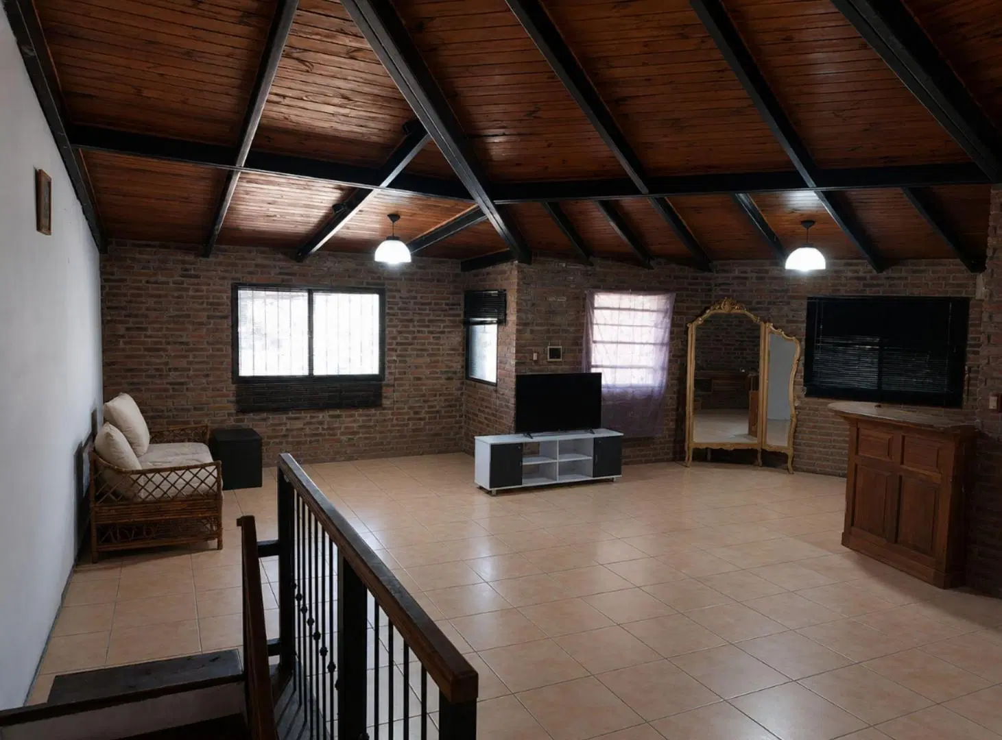 VENTA DE CHALET  DE 2 DORMITORIOS EN ALBERDI 5