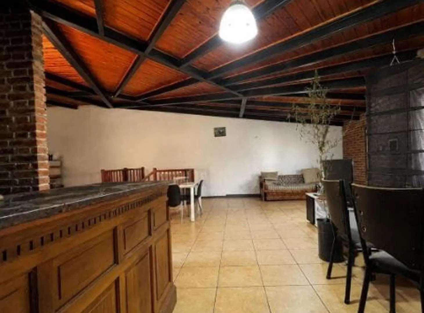 VENTA DE CHALET  DE 2 DORMITORIOS EN ALBERDI 4