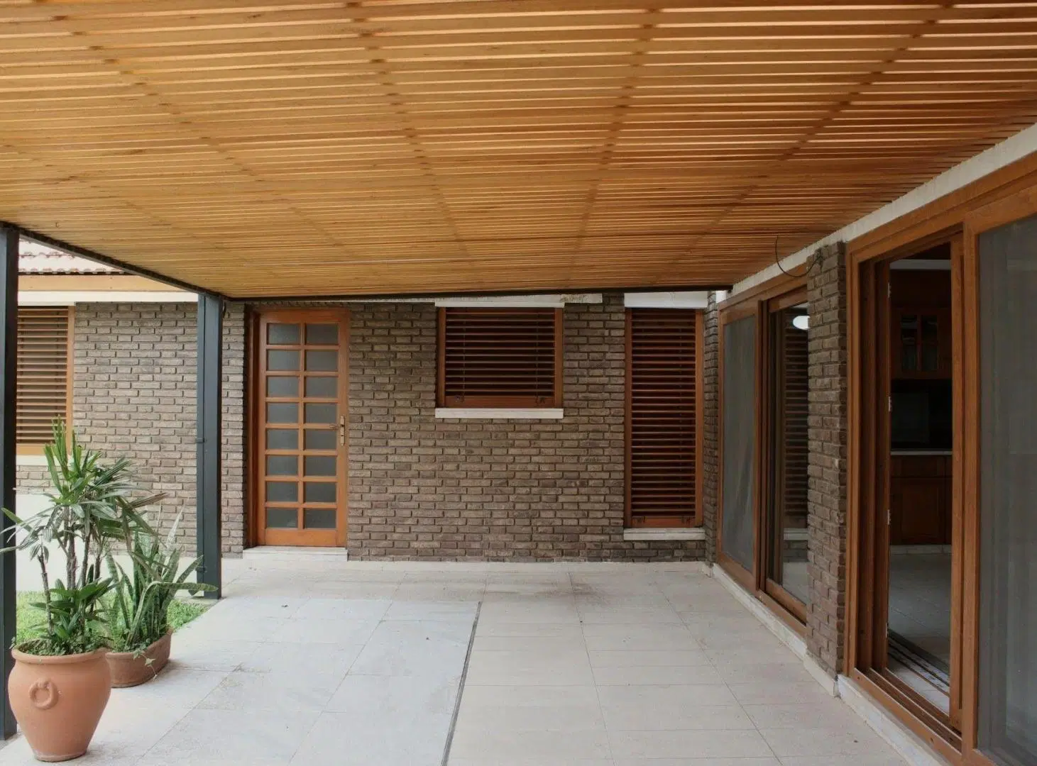 CASA EN VENTA 3 DORMI SAN LORENZO + PATIO Y PILETA 4